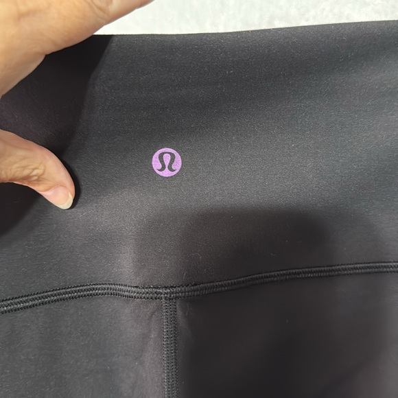 Wunder Train 25” HR tight with lululemon graphic size 4 black - Picture 8 of 8